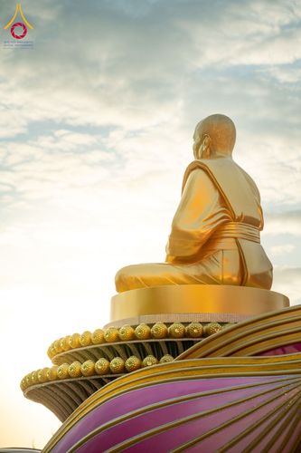 ภาพ No.197094:พระธรรมยาตราปฏิบัติธรรม และถ่ายภาพหมู่ประวัติศาสตร์ ณ วัดโบสถ์(บน) ตำบลบางคูเวียง อำเภอบางกรวย จังหวัดนนทบุรี ในโครงการธรรมยาตรา กตัญญูบูชา มหาปูชนียาจารย์ พระมงคลเทพมุนี(สด จนฺทสโร) พระผู้ปราบมาร อนุสรณ์สถาน 7 แห่ง ปีที่ 13 วันที่ 18 มกราคม พ.ศ. 2568