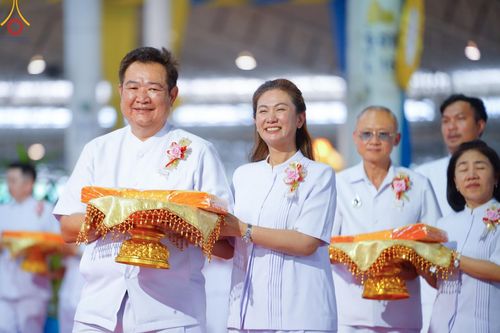 ภาพ No.154533:พิธีทอดผ้าป่าสมทบกฐินวัดพระธรรมกาย และสมทบกฐิน 30,000 วัดทั่วไทย ครั้งที่ 2 ณ สภาธรรมกายสากล วัดพระธรรมกาย วันอังคารที่ 17 กันยายน พ.ศ. 2567