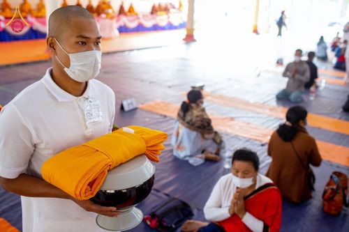 ภาพ No.75962:พิธีบรรพชาสามเณร ณ วัดปันชารี สันติปูร์ อรัญกฏิ เมืองคาร์กาชารี ประเทศบังกลาเทศ วันที่ 10 กุมภาพันธ์ พ.ศ. 2566