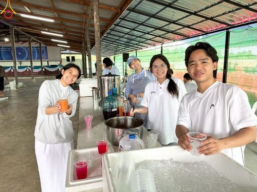 ภาพ No.211176:วันเสาร์ที่ 15 มีนาคม พ.ศ. 2568  การเตรียมงานของเจ้าหน้าที่ เพื่องานฉลองปทุมเจดีย์ ณ ศูนย์อบรมเยาวชนปัตตานี