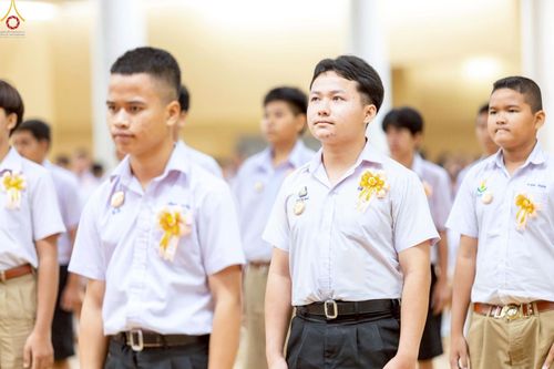 ภาพ No.245951:วันเสาร์ที่ 13 กันยายน พ.ศ. 2568 พิธีมอบผ้าไตรประธานกฐินสัมฤทธิ์เด็กดี V-Star ณ สภาธรรมกายสากล วัดพระธรรมกาย