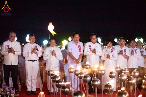 ภาพ No.266137:วันพุธที่ 5 พฤศจิกายน พ.ศ. 2568 (วันพระ ขึ้น 15 ค่ำ เดือน 12) พิธีจุดประทีปโคมลาน, โคมลอย และลอยกระทง ถวายประทีปเป็นพุทธบูชา สร้างความสว่างไสวให้กับแผ่นดินด้วยแสงธรรม ณ พุทธอุทยานนานาชาติ จังหวัดหนองคาย