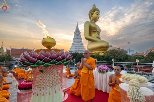 ภาพ No.119240:พิธีจุดประทีปถวายเป็นพุทธบูชา และบูชาธรรมมหาปูชนียาจารย์ พระมงคลเทพมุนี(สด จนฺทสโร) ในโครงการธรรมยาตราฯ วันที่ 26 มกราคม พ.ศ. 2567 ณ อาคารธรรมยาตรา กตัญญูบูชามหาปูชนียาจารย์ ตรงข้ามวัดปากน้ำภาษีเจริญ จ.กรุงเทพมหานคร