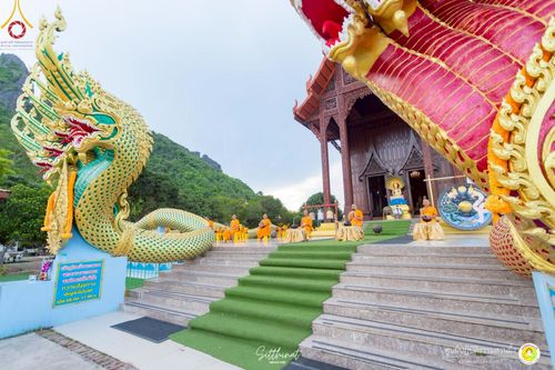 ภาพ No.222225:วันที่ 26-27 เมษายน พ.ศ. 2568 ศูนย์ปฏิบัติธรรมสวนผึ้ง ร่วมกับ ธุดงค์คสถานประจวบคีรีขันธ์ และวัดอ่าวน้อย  จัดกิจกรรมเดินธรรมยาตรา ตักบาตรข้าวสารอาหารแห้ง และจุดประทีปถวายเป็นพุทธบูชา ณ วัดอ่าวน้อย จ.ประจวบคีรีขันธ์