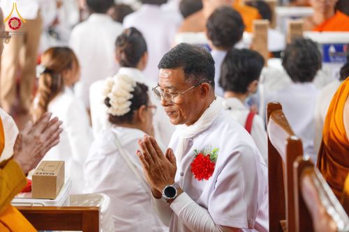 ภาพ No.202223:พิธีเจริญพระพุทธมนต์ ปฏิบัติธรรม มอบทุนการศึกษา ถวายสังฆทาน 108 วัด เพื่อถวายเป็นพุทธบูชา และขับเคลื่อนโครงการหมู่บ้านรักษาศีล 5 โดยคณะสงฆ์จังหวัดนครปฐม คณะศิษยานุศิษย์วัดพระธรรมกาย โครงการธรรมยาตรา ปีที่ 13 ณ วัดบางปลา อำเภอบางเลน จังหวัดนครปฐม