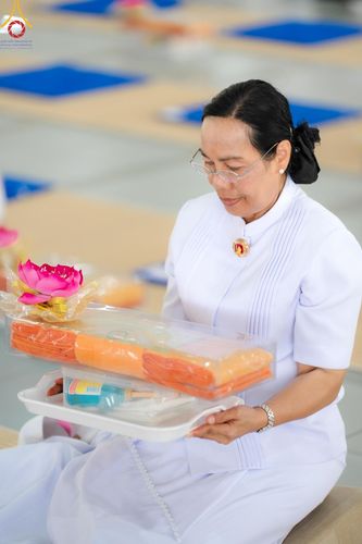 ภาพ No.143259:พิธีถวายภัตตาหารเพื่อเป็นกำลังแห่งการเข้าถึงธรรม ของพระภิกษุสามเณร วัดพระธรรมกาย วันเสาร์ที่ 6 กรกฏาคม พ.ศ. 2567 ณ หอฉันคุณยายอาจารย์ วัดพระธรรมกาย จ.ปทุมธานี