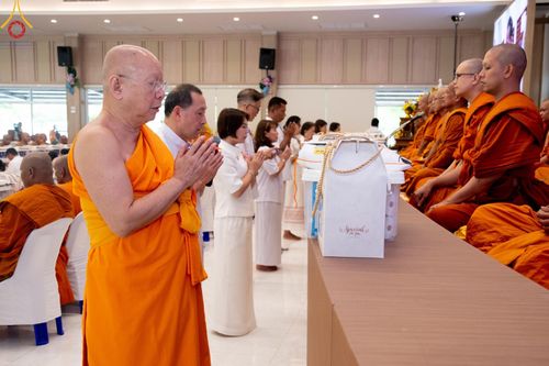 ภาพ No.142227:พิธีถวายสังฆทานแด่คณะสงฆ์ 323 วัด ปีที่ 20 ครั้งที่ 170 , พิธีมอบกองทุนหนุนแรงใจช่วยครูใต้ ปีที่ 17 ครั้งที่ 135 และพิธีทำบุญอุทิศส่วนกุศลให้ผู้วายชนม์ วันเสาร์ที่ 22 มิถุนายน พ.ศ.2567 ณ ศูนย์ปฏิบัติธรรมภาคใต้ อ.บางกล่ำ จ.สงขลา