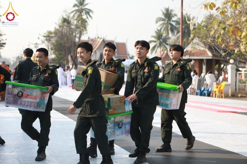 ภาพ No.208730:ตักบาตรพระ 1,743 รูป ครบรอบ 743 ปี นครน่าน ถวายเป็นพุทธบูชา น้อมบุญกุศลอุทิศให้บรรพบุรุษ วันอาทิตย์ ที่ 16 กุมภาพันธ์ พ.ศ. 2568 ณ ถนนคนเดินข่วงเมืองน่าน ต.ในเวียง อ.เมือง จ.น่าน