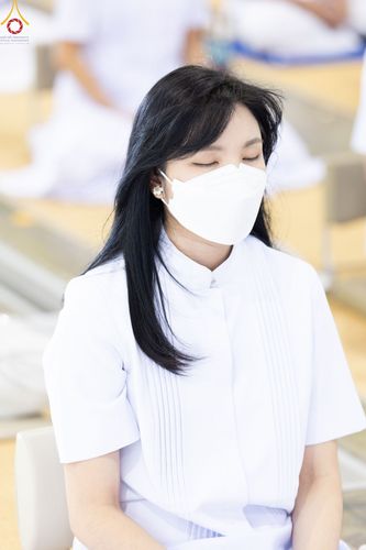 ภาพ No.89520:พิธีตักบาตร ข้าวสารอาหารแห้ง พิธีบูชาข้าวพระ และพิธีจุดเทียนใจ ไฟนิรันดร์  อนันตชัย ณ สภาธรรมกายสากล วัดพระธรรมกาย วันอาทิตย์ที่ 1 ตุลาคม พ.ศ. 2566