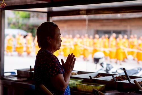 ภาพ No.239252:วันอาทิตย์ที่ 17 สิงหาคม พ.ศ. 2568 พิธีอัญเชิญรูปเหมือนพระมงคลเทพมุนี (สด จันทสโร) ณ ศาลากลางจังหวัดเลย ถึงลานพญานาค สวนสาธารณะกุดป่อง อ.เมือง จ.เลย