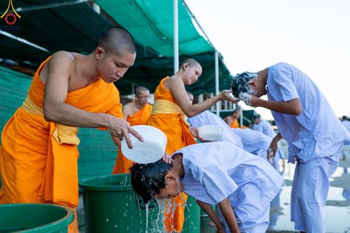 ภาพ No.132726:พิธีปลงผมยุวธรรมทายาท รุ่นที่ 32 มัชฌิมธรรมทายาท รุ่นที่ 28 ณ ลานธรรม วัดพระธรรมกาย วันเสาร์ที่ 30 มีนาคม พ.ศ. 2567