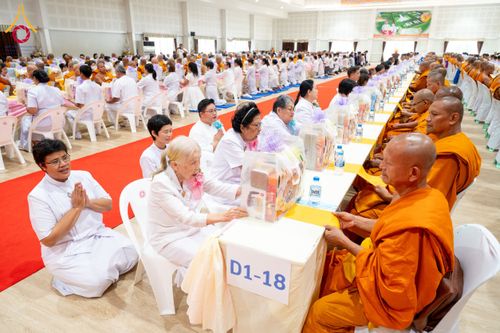 ภาพ No.149506:พิธีทักษิณานุปทานแด่บรรพชนตระกูลผ่องสวัสดิ์ และหมู่ญาติที่ล่วงลับไปแล้ว ประจำปี ครั้งที่ 19 วันพฤหัสบดีที่ 22 สิงหาคม พ.ศ. 2567 ณ พระมหาเจดีย์ทัตตชีโว ศูนย์อบรมเยาวชนกาญจนบุรี