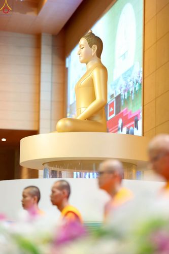 ภาพ No.227947:วันอาทิตย์ที่ 1 มิถุนายน พ.ศ. 2568 พิธีตักบาตร , พิธีบูชาข้าวพระ ณ วัดพระธรรมกาย จ.ปทุมธานี