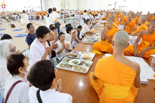 ภาพ No.247460:วันจันทร์ที่ 22 กันยายน พ.ศ. 2568 (วันพระ แรม 15 ค่ำ เดือน 10) พิธีบุพเปตพลี ครั้งที่ 170 ร่วมอุทิศบุญแด่หมู่ญาติที่ล่วงลับไปแล้ว และสืบทอดอายุพระพุทธศาสนา ณ หอฉันคุณยายอาจารย์ฯ วัดพระธรรมกาย