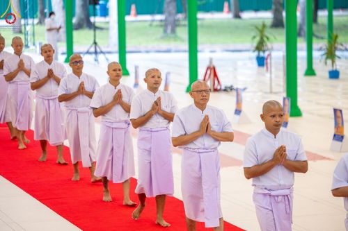 ภาพ No.156741:พิธีบรรพชาอุปสมบท ธรรมทายาท โครงการอุปสมบทหมู่บูชาธรรมครบรอบ 107 ปี วันครูผู้ค้นพบวิชชาธรรมกาย ณ โบสถ์พระไตรปิฏก วัดพระธรรมกาย วันเสาร์ที่ 14 กันยายน พ.ศ. 2567