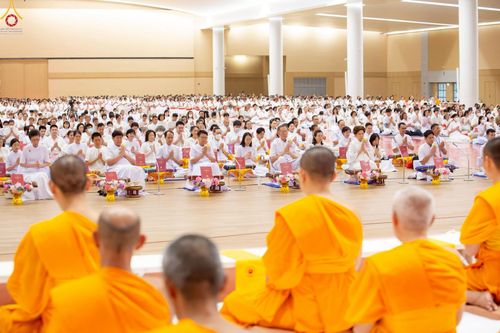 ภาพ No.228396:วันอาทิตย์ที่ 8 มิถุนายน พ.ศ. 2568 พิธีถวายทุนสนับสนุนพระไตรปิฎกฉบับธรรมชัย และอนุรักษ์คัมภีร์โบราณ ณ ห้องแก้วสารพัดนึก 2 วัดพระธรรมกาย