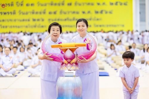 ภาพ No.277559:วันอาทิตย์ต้นเดือนที่ 7 ธันวาคม พ.ศ.2568 พิธีทอดผ้าป่าต้นสมบัติจักรพรรดิ ณ สภาธรรมกายสากล วัดพระธรรมกาย