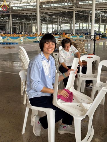 ภาพ No.61420:V.36 ทุ่มเทเพื่อพ่อ 80 ปี ภาพการเตรียมงานของหน่วยงานต่างๆ เพื่อพิธีฉลองอายุวัฒนมงคล 80 ปี หลวงพ่อธัมมชโย และรับถวายมหาสังฆทาน 10,000 กว่าวัดทั่วประเทศ ในวันคุ้มครองโลก จันทร์ที่ 22 เมษายน พ.ศ.2567