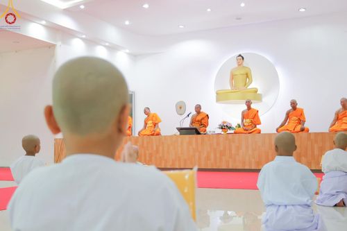 ภาพ No.216264:วันเสาร์ที่ 5 เมษายน พ.ศ. 2568 พิธีตัดปอยผม พิธีขอขมาผู้ปกครอง พิธีขอขมามอบผ้าไตร พิธีบรรพชา พิธีถวายบาตรสามเณร ณ ศูนย์ปฏิบัติธรรมและศูนย์อบรมเยาวชนเพชรบุรี ต.ท่าแลง อ.ท่ายาง จ.เพชรบุรี