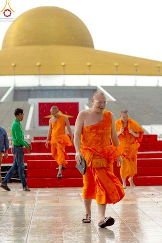 ภาพ No.218699:วันพฤหัสบดีที่ 17 เมษายน พ.ศ. 2568 การเตรียมงานในลานธรรม , สภาธรรมกายสากล , วิหารคด  เพื่องานวันคุ้มครองโลก 22 เมษายน พ.ศ. 2568