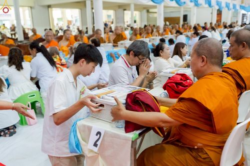 ภาพ No.233604:วันจันทร์ที่ 7 กรกฎาคม พ.ศ. 2568 จังหวัดบุรีรัมย์รวมใจ สัมมนาคณะสงฆ์ เพื่อฟื้นฟูพระพุทธศาสนา  โครงการทอดกฐินสามัคคีทั่วไทย 30,000 วัด ประจำปีพุทธศักราช 2568 และพิธีถวายมหาสังฆทาน 300 กว่าวัด โดยคณะศิษยานุศิษย์ บูชาธรรม 81 ปี หลวงพ่อธัมมชโย  ณ วัดกลาง พระ