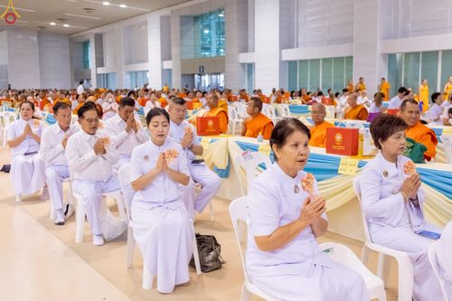 ภาพ No.236424:วันที่ 3 สิงหาคม พ.ศ. 2568 พิธีถวายมหาสังฆทานคณะสงฆ์ 2,000 กว่าวัดทั่วประเทศ ปีที่ 25 , พิธีถวายไทยธรรมคณะสงฆ์ 323 วัด 4 จังหวัดชายแดนภาคใต้ ณ วัดพระธรรมกาย