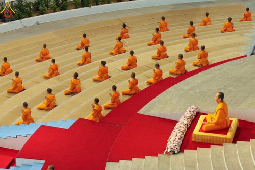 ภาพ No.99866:พิธีทอดผ้าป่า ต้นสมบัติจักรพรรดิ ในวันอาทิตย์ที่ 3 ธันวาคม พ.ศ. 2566 ณ สภาธรรมกายสากล วัดพระธรรมกาย จ.ปทุมธานี