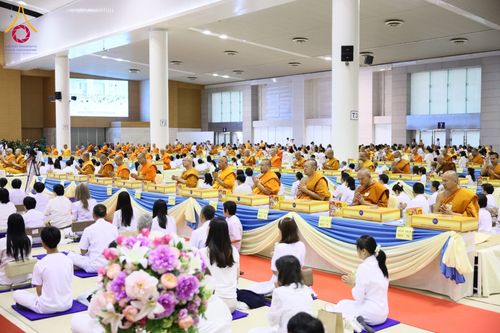 ภาพ No.185329:พิธีถวายมหาสังฆทาน 1,000 วัด ในวาระอายุวัฒนมงคล 84 ปี หลวงพ่อทัตตชีโว วันอาทิตย์ที่ 22 ธันวาคม พ.ศ. 2567 ณ สภาธรรมกายสากล วัดพระธรรมกาย