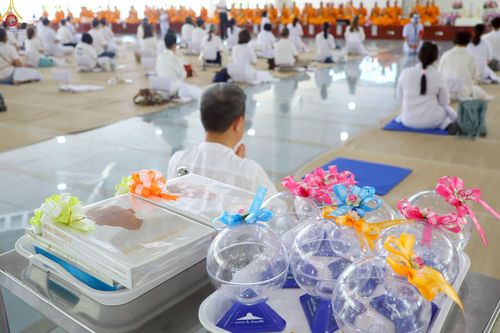 ภาพ No.238032:วันเสาร์ที่ 9 สิงหาคม พ.ศ. 2568 (วันพระ ขึ้น 15 ค่ำ เดือน 9) พิธีบุพเปตพลี ครั้งที่ 168 ร่วมอุทิศบุญแด่หมู่ญาติที่ล่วงลับไปแล้ว และสืบทอดอายุพระพุทธศาสนา ณ หอฉันคุณยายอาจารย์ฯ วัดพระธรรมกาย