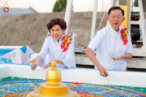 ภาพ No.275162:วันอาทิตย์ที่ 30 พฤศจิกายน พ.ศ. 2568 พิธีตอกเสาเข็ม "สร้างองค์พระเจดีย์เพื่อสร้างสันติภาพโลก" ต้นสุดท้าย ณ ศูนย์ปฏิบัติธรรมระยอง (บ้านช่องลม)