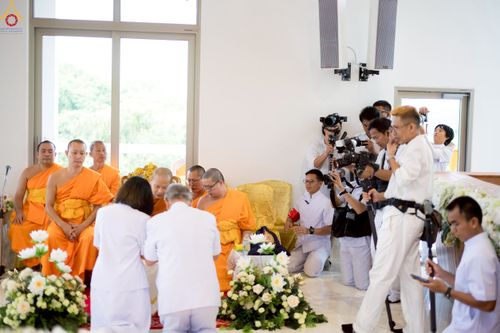 ภาพ No.239835:วันที่ 16-17 สิงหาคม พ.ศ. 2568 การปฏิบัติหน้าที่ของเจ้าหน้าที่ทุกสถานะ เพื่องานพิธีอัญเชิญรูปเหมือนพระมงคลเทพมุนี (สด จันทสโร) และพิธีกดปุ่มอัญเชิญรูปเหมือน พระมงคลเทพมุนี (สด จันทสโร) ณ มหาวิหารแก้วพระมงคลเทพมุนี ศูนย์ปฏิบัติธรรมแก้วเมืองเลย จ.เลย