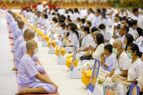 ภาพ No.101499:พิธีเวียนประทักษิณ, พิธีวันทาเจดีย์, พิธีขอขมาและมอบผ้าไตร ในโครงการอุปสมบทหมู่ รุ่นบูชาธรรมมหาปูชนียาจารย์ ณ วัดพระธรรมกาย ในวันที่ 9 ธันวาคม พ.ศ. 2566