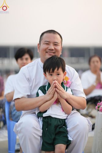 ภาพ No.122051:พิธีจุดประทีปถวายเป็นพุทธบูชา และบูชาธรรมมหาปูชนียาจารย์ พระมงคลเทพมุนี(สด จนฺทสโร) ในโครงการธรรมยาตรา กตัญญูบูชา มหาปูชนียาจารย์ พระมงคลเทพมุนี(สด จนฺทสโร) พระผู้ปราบมาร อนุสรณ์สถาน 7 แห่ง ปีที่ 12 วันที่ 31 มกราคม พ.ศ. 2567 ณ วัดพระธรรมกาย จ.ปทุมธานี