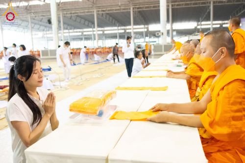 ภาพ No.121641:พิธีถวายภัตตาหารเป็นสังฆทาน แด่คณะพระธรรมยาตรา ปีที่ 12 วันที่ 31 มกราคม พ.ศ. 2567 ณ สภาธรรมกายสากล วัดพระธรรมกาย