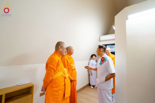 ภาพ No.221043:วันที่ 13 เมษายน พ.ศ. 2568 พิธีโปรยรัตนชาติปฐมเริ่มสถาปนาเจดีย์ และ พิธีเปิดหมู่บ้านปฏิบัติธรรม เพื่อการบรรลุธรรม ณ วัดป่าธรรมกายนานาชาติโทชิหงิ  ประเทศญี่ปุ่น