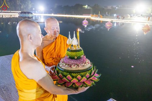 ภาพ No.170375:พิธีลอยกระทงธรรม ณ สระเศรษฐีทะเลบุญ มหาวิหารพระมงคลเทพมุนีฯ วัดพระธรรมกาย วันศุกร์ที่ 15 พฤศจิกายน พ.ศ.2567 (วันเพ็ญ 15 ค่ำ เดือน 12)