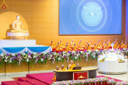 ภาพ No.177653:พิธีตักบาตรและพิธีบูชาข้าวพระ ในวันอาทิตย์ต้นเดือนที่ 1 ธันวาคม พ.ศ. 2567 ณ สภาธรรมกายสากล วัดพระธรรมกาย