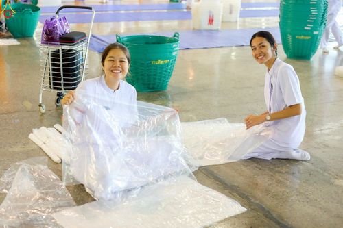 ภาพ No.243555:วันที่ 7 กันยายน พ.ศ. 2568 พิธีตักบาตร ข้าวสารอาหารแห้ง ในวันครูผู้ค้นพบวิชชาธรรมกาย ณ บ้านแก้วเรือนทองคุณยายฯ สภาธรรมกายสากล วัดพระธรรมกาย