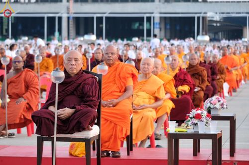 ภาพ No.124833:พิธีเวียนประทักษิณและจุดมาฆประทีป ในวันมาฆบูชา เสาร์ที่ 24 กุมภาพันธ์ พ.ศ. 2567 ณ พระมหาธรรมกายเจดีย์ วัดพระธรรมกาย