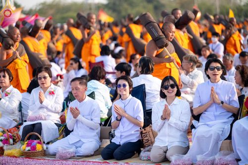 ภาพ No.198212:พิธีต้อนรับพระธรรมยาตรา ณ อนุสรณ์สถานลำดับที่ 5 สถานที่เผยแผ่วิชชาธรรมกายครั้งแรก อนุสรณ์สถานบางปลา วัดบางปลา อำเภอบางเลน จังหวัดนครปฐม ในโครงการธรรมยาตรา กตัญญูบูชา มหาปูชนียาจารย์ พระมงคลเทพมุนี(สด จนฺทสโร) พระผู้ปราบมาร ปีที่ 13 วัน 19 มกราคม พ.ศ.2568