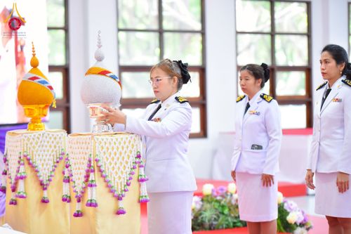 ภาพ No.227160:วันอังคารที่ 3 มิถุนายน พ.ศ. 2568 นายอำเภอคลองหลวง นำพสกนิกรรวมใจภักดิ์ สมเด็จพระนางเจ้าฯ พระบรมราชินี เนื่องในโอกาสวันเฉลิมพระชนมพรรษา ณ อาคารปลูกศรัทธา 2 วัดพระธรรมกาย อ.คลองหลวง จ.ปทุมธานี