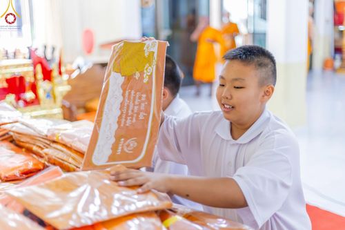 ภาพ No.195133:พิธีทอดผ้าป่าทำนุบำรุงศาสนสถาน ณ วัดไผ่โรงวัว ต.บางตาเถร อ.สองพี่น้อง จ.สุพรรณบุรี ในโครงการธรรมยาตรา กตัญญูบูชา มหาปูชนียาจารย์ พระมงคลเทพมุนี(สด จนฺทสโร) พระผู้ปราบมาร อนุสรณ์สถาน 7 แห่ง ปีที่ 13 วันที่ 13 มกราคม พ.ศ. 2568