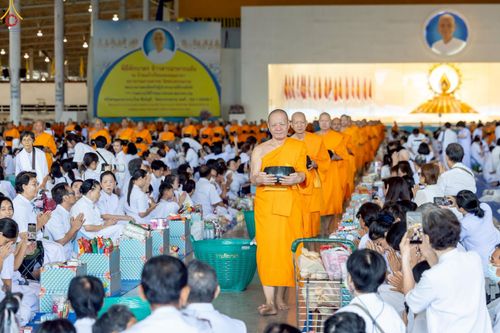 ภาพ No.240475:วันพุธที่ 27 สิงหาคม พ.ศ. 2568 พิธีตักบาตร ในวันธรรมชัย ณ วัดพระธรรมกาย จ.ปทุมธานี