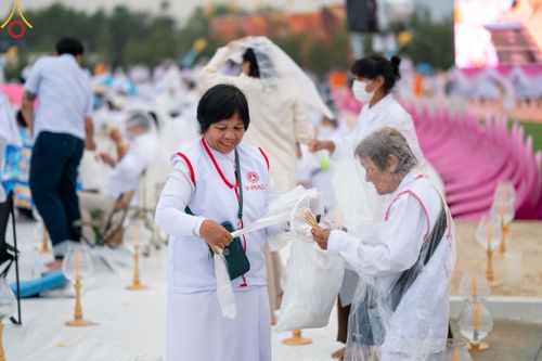 ภาพ No.119754:V.19 แกล้วกล้า การเตรียมงาน เก็บงาน การรับบุญของเจ้าหน้าที่หน่วยงานต่างๆ เพื่อโครงการธรรมยาตรา กตัญญูบูชามหาปูชนียาจารย์ พระมงคลเทพมุนี (สด จนฺทสโร) พระผู้ปราบมาร อนุสรณ์สถาน 7 แห่ง ปีที่ 12 ระหว่างวันที่ 2 - 31 มกราคม พ.ศ.2567