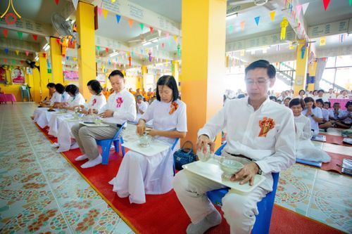 ภาพ No.192208:พิธีทอดผ้าป่าทำนุบำรุงศาสนสถาน ณ วัดนราภิรมย์ ตำบลนราภิรมย์ อำเภอบางเลน จังหวัดนครปฐม ในโครงการธรรมยาตรา กตัญญูบูชา มหาปูชนียาจารย์ พระมงคลเทพมุนี(สด จนฺทสโร) พระผู้ปราบมาร อนุสรณ์สถาน 7 แห่ง ปีที่ 13 วันที่ 9 มกราคม พ.ศ. 2568