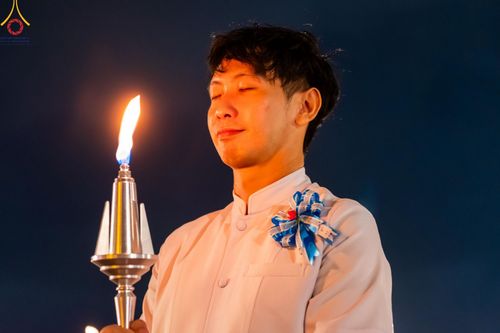 ภาพ No.160659:พิธีจุดประทีป 20,000 ดวง บูชาพระมหาธรรมกายเจดีย์ และบูชาพระมงคลเทพมุนี (สด จนฺทสโร) พระผู้ปราบมาร ณ ลานธรรม พระมหาธรรมกายเจดีย์ วัดพระธรรมกาย จ.ปทุมธานี วันที่ 10 ตุลาคม พ.ศ. 2567