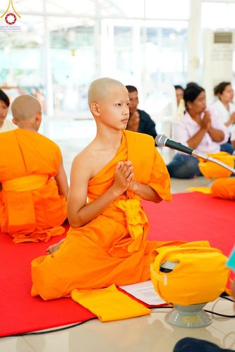 ภาพ No.134920:พิธีตัดปอยผม พิธีขอขมารับผ้าไตร พิธีบรรพชา และพิธีถวายบาตร ในโครงการบรรพชาสามเณร ฟื้นฟูพระพุทธศาสนาทั่วไทย  ณ ศูนย์ปฏิบัติธรรมและศูนย์อบรมเยาวชนเพชรบุรี ต.ท่าแลง อ.ท่ายาง จ.เพชรบุรี