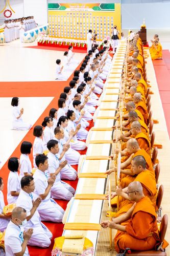 ภาพ No.146167:วันมหารำลึก ครั้งที่ 34 พิธีร่วมรำลึกถึงนักสร้างบารมีที่ล่วงลับไปแล้ว , พิธีสวดพระพุทธมนต์ ณ ห้องแก้วสารพัดนึก 1 วัดพระธรรมกาย วันเสาร์ที่ 27 กรกฎาคม พ.ศ. 2567