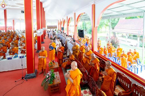 ภาพ No.234458:วันพฤหัสบดีที่ 24 กรกฎาคม พ.ศ. 2568 พิธีถวายสังฆทานแก่คณะสงฆ์ 323 วัด , พิธีมอบกองทุนหนุนแรงใจช่วยครูใต้ , พิธีทำบุญส่วนกุศลแด่ผู้วายชนม์ ในเหตุการณ์ความไม่สงบ 4 จังหวัด ชายแดนภาคใต้ (ปัตตานี , ยะลา , นราธิวาส , สงขลา) ปีที่ 21 ครั้งที่ 179 ณ วัดเวฬุวัน 