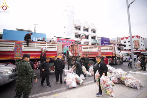 ภาพ No.126977:V.30 เต็มที่ เพื่อโคราช การเตรียมงาน ปฏิบัติงาน และเก็บงาน ของเจ้าหน้าที่หน่วยงานต่างๆ ทุกภาคส่วน เพื่อพิธีทำบุญเมืองนครราชสีมา ฉลอง 556 ปี ตักบาตรพระ 10,000 รูป ในวันเสาร์ที่ 2 มีนาคม พ.ศ.2567 ณ อนุสาวรีย์ท้าวสุรนารี จ.นครราชสีมา จัดโดย คณะสงฆ์จังหวัดนค